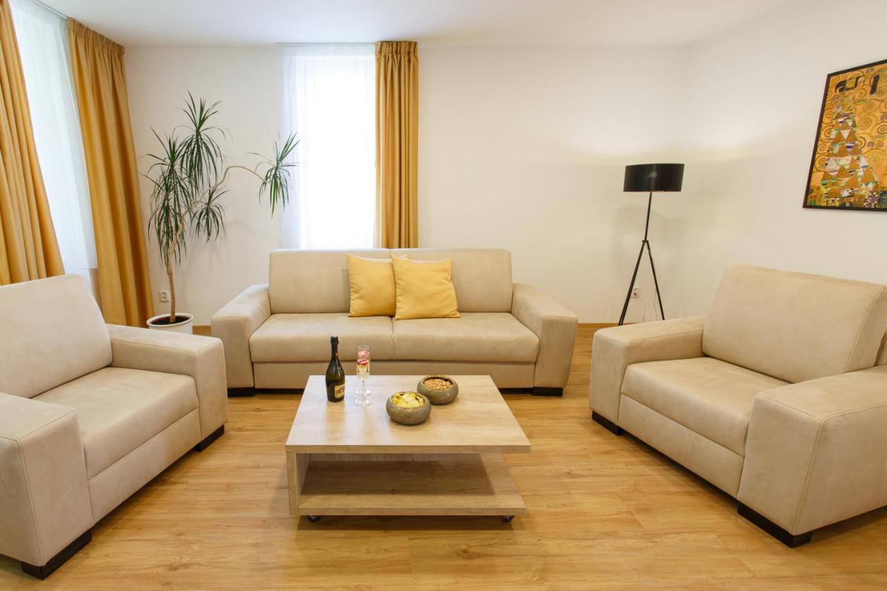 Apartments Villa Whitehouse Ostrava Eksteriør billede